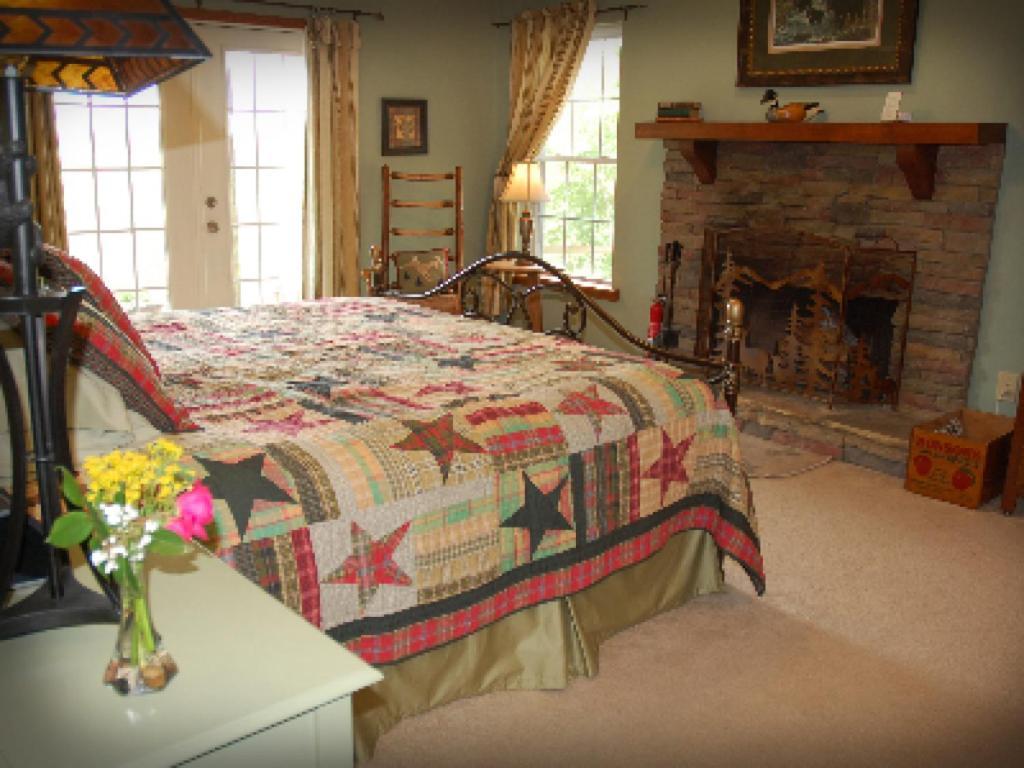 Long Mountain Lodge Bed & Breakfast داهلونغا الغرفة الصورة